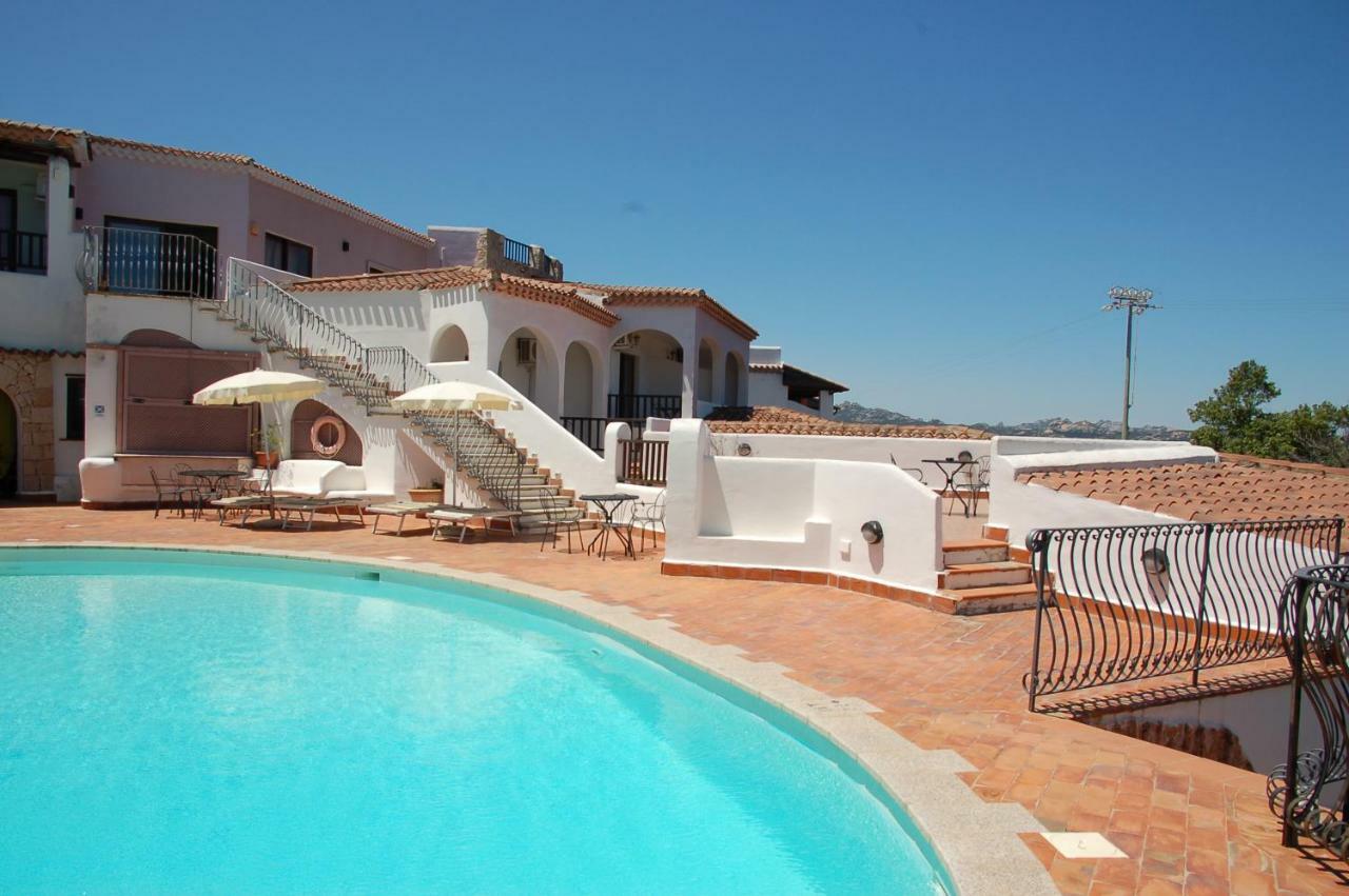 Hotel Li Graniti Байя Сардиния Экстерьер фото